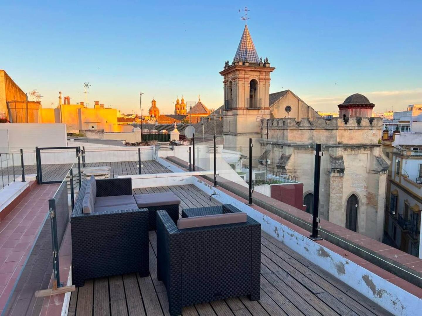 Stylish Designer Duplex-3Beds 2Baths-Puerta Carmona Centro Lejlighed Sevilla Eksteriør billede